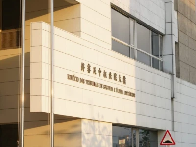前澳门工务局长涉贪案二审脱黑社会罪 李灿烽获减刑7年至17年