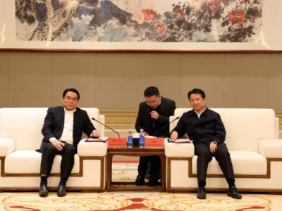 老挝占巴塞省省委书记兼省长维莱冯·布达康一行到访茅台！