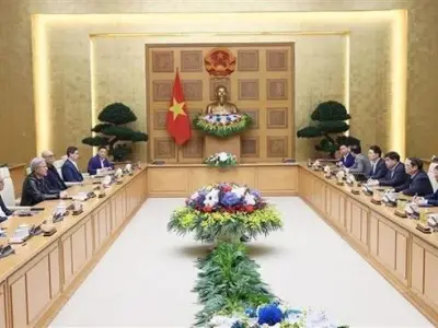 越南政府总理范明政会见全球最大电子芯片制造企业NVIDIA首席执行官黄仁勋