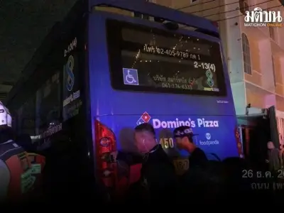 突发！1 死 3 伤！曼谷69路公交车在水门附近发生车祸！