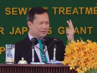 洪玛耐戏称：我有白发，是因为一年过4次年