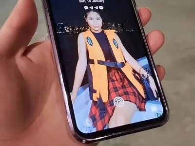 网友投稿：昨天凌晨在shore 捡到的手机 好像是小菲的？？？