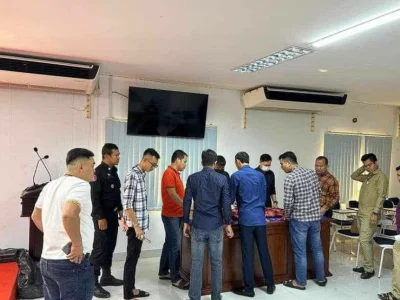 金边警方突查贩毒活动，缴获10公斤毒品和逮捕4人！
