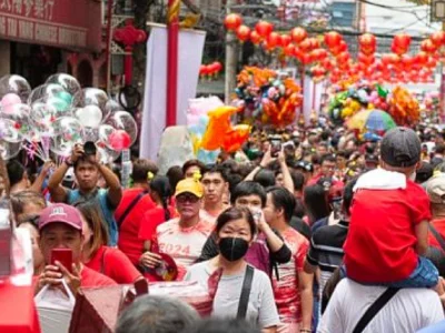 数十万人参加在马尼拉中国城除夕新春活动
