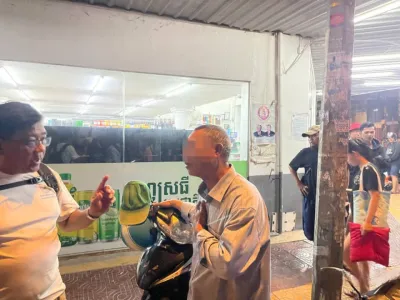 因为吐痰引发争执，金边男子被捅一刀！