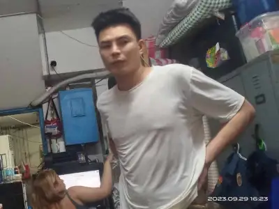 网友投稿：此人名叫亚伦，之前我们团队的助理