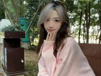 网友求助：她是我的前女友皮肤很白，很甜很善良的女孩
