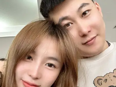 网友投稿：曝光两个逃票的垃圾 同行注意