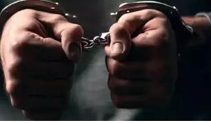 菲男冒充警察向商人索取保护费