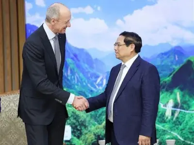 越南政府总理范明政会见西门子集团总裁兼首席执行官