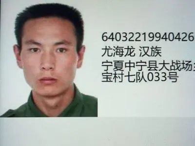 网友投稿：曝光之前在双龙6楼做狗推组长 盖伦 狗杂种的骗子