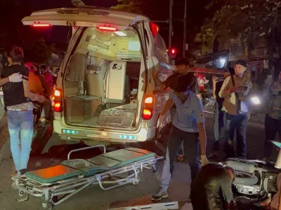 金边不良少年追砍2名警察，后反被追捕半路出车祸！