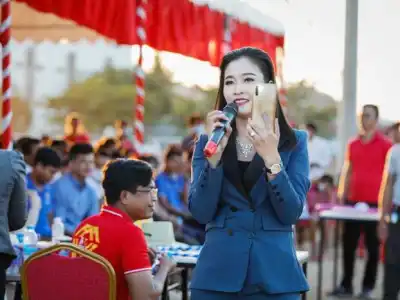 涉诈女富商被褫夺勋爵称号