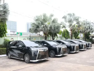 多方向老挝政府赠车，为东盟峰会保驾护航