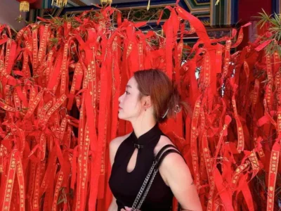 超神奇？大马美女网红「没关车门」停在机场一天一夜！回来的时候竟然没有东西不见！