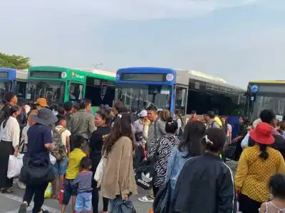 【组图】返乡过年！金边出动455辆大巴免费接送