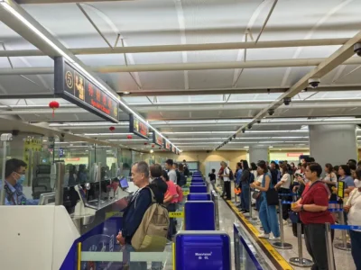 昆明口岸单日客流量突破1万人次，出境游客多前往老挝、泰国等国