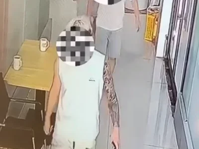 群友曝光：向阳拿钱跑路了限你三天内岀来