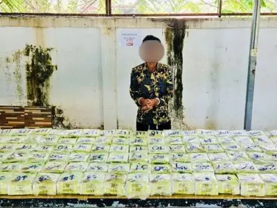 开车拉着120公斤毒品前往暹粒，一外籍男子被捕，随身还带枪