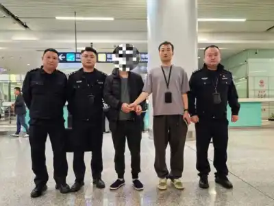 中国男子潜逃柬埔寨两年后，被劝反自首