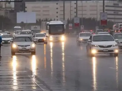 阿联酋新一轮暴雨即将来袭，心有余悸的居民已开始未雨绸缪