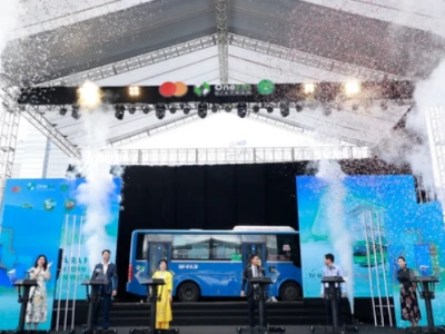 越南公交车上出现触摸支付技术