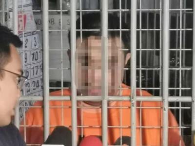 持枪中国男子在马卡蒂被捕，缴获枪支和“黑客设备”