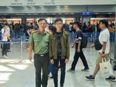 被父亲遗弃在越南5年后，15岁中国少年终于回国