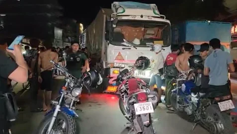 金边昨晚发生惊悚车祸，1人被碾死及1人受重伤！