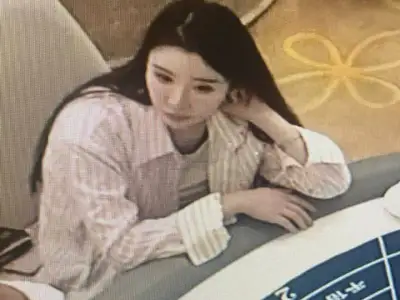 群友吐槽：这女的见人有钱就上　骗了300多万