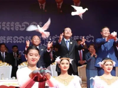 洪森：柬埔寨享有25年全面和平，国家发展繁荣