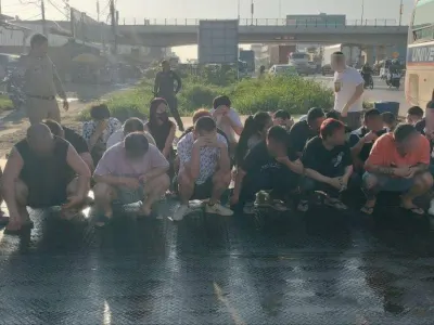 西港盘口转运“猪仔”大巴上一人跳车，惊动警方