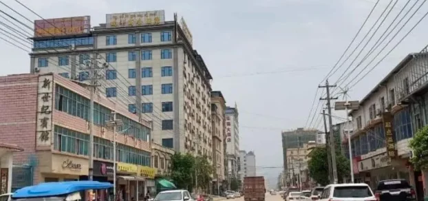 缅北果敢老街近乎全市断电！学校、医院关闭，民众抢购物资