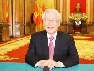 越南党、国家向阮富仲总书记授予金星勋章 表彰他为越南民族革命事业作出的重大贡献