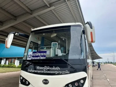 便捷！12号线早市-万象火车站（Khamsavat）-中老铁路火车站巴士服务现已开通...