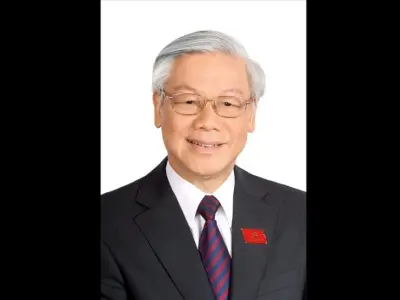 越共总书记阮富仲逝世，越南在胡志明主席陵举行降旗仪式