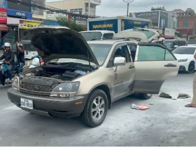 一根烟“抽爆”一辆车，3名中国男子被烧伤送医