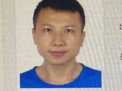 网友曝光：一个快10年的黑台子