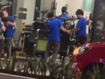网友投稿：昨晚珍珠大楼凳子都要拉走，珍珠凉了吗？