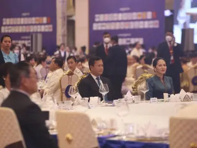洪玛耐回忆：父母严禁我和外国人结婚