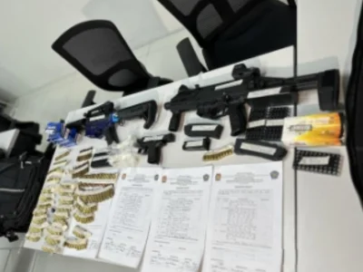 马卡蒂突击行动：四名外国人因持有非法武器被捕