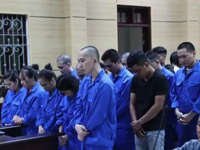 越南审判涉及逾52亿越南盾跨国网络诈骗案 涉中国籍人士团伙38人获刑