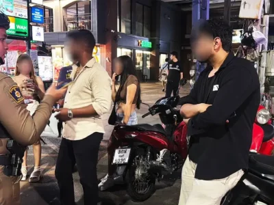 芭提雅“大混战”！当街猥亵女子的印度男被大批人围殴暴揍！