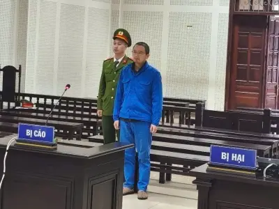 越南芒街口岸一中国男子，出入境1132次，因非法运输货币获刑