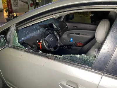 金边街头惊现二刀流中国古惑仔！
