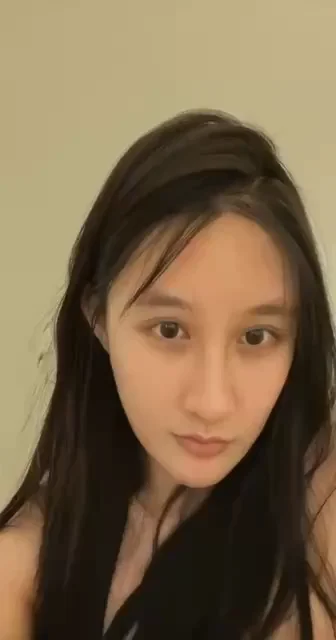 网友爆料 女友咬客人鸡巴