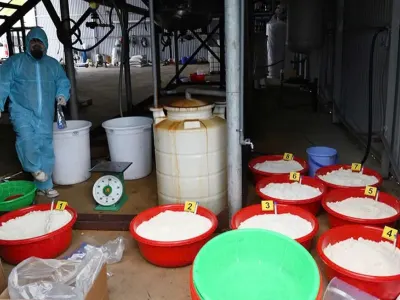越南捣毁“史上最大制毒工厂”，缴获80吨制毒化学品，逮捕16人包括7中国人！
