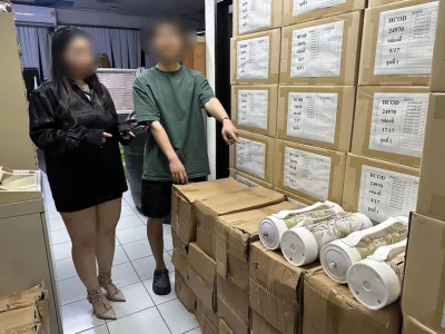 2名中国人在曼谷辉煌区销售“非法气体”被捕！