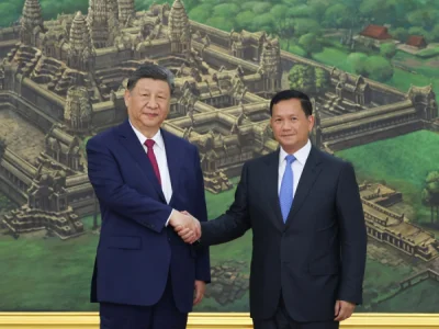习近平同柬埔寨首相洪玛奈举行会谈