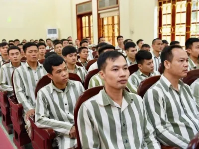 越南国家统一50周年之际大赦天下：特赦8056人，包括25名外国囚犯及多名高官！